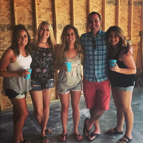 Meet your Posher, Stephanie - Picture 1 of 1